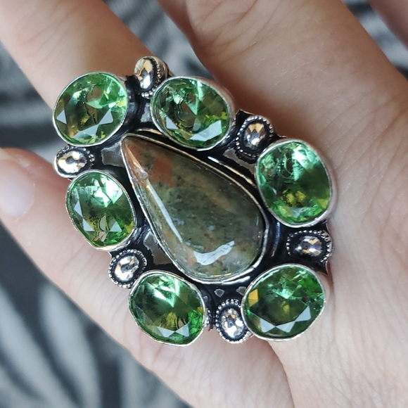 New Unakite and Tsavorite 925 Silver Statement Ring. - Picture 5 of 16